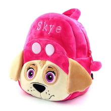 Ghiozdan pufos Patrula Catelusilor, Skye, 28cm + Rechizite Cadou