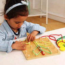 Joc Geoboard cu Elastice – Dezvoltarea Creativității și Gândirii Logice