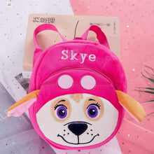 Ghiozdan pufos Patrula Catelusilor, Skye, 28cm + Rechizite Cadou